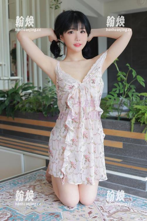 在Addielyn(에디린)女友的高清写真里，连素颜都能让人喷饭！