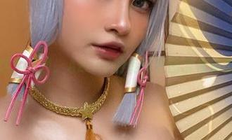 制服也能这么有趣，Azami的私房原图带你体验不同视角