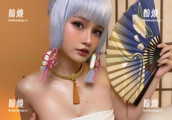 制服也能这么有趣，Azami的私房原图带你体验不同视角