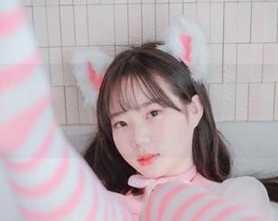 观看MyuA(뮤아)的纯白合集，准备好被每一帧震撼了吗？