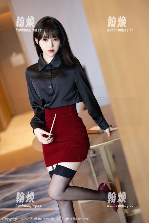 XIAOYU语画界 - 分享芝芝booty的照片魅力：咖啡厅外拍，一秒钟的幸福！