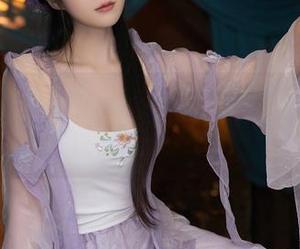 Xiuren秀人网 - 余心曼的裸足美图：这一种性感，轻得刚刚好