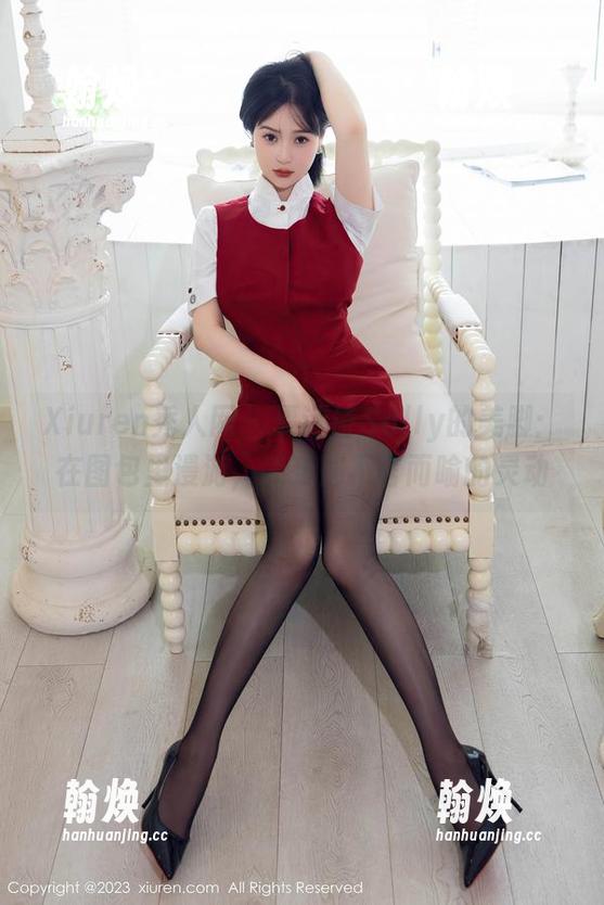 Xiuren秀人网 - 夏诗诗Sally的美脚：在图包里漫游，感受那不言而喻的灵动