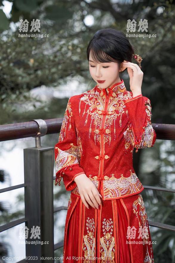 Xiuren秀人网 - 小逗逗拽着修女风：精选图包，挑战你的想象力和信仰底线！