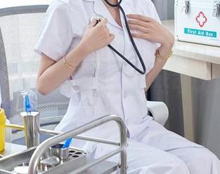 Xiuren秀人网 - 美脚与黄瓜的完美结合！拍黄瓜girl的图包，居然可以这么有趣？
