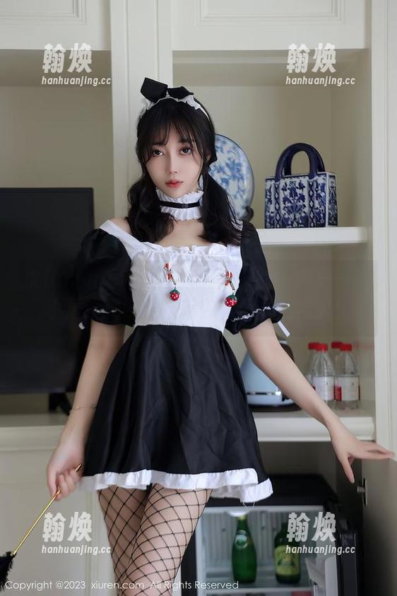 Xiuren秀人网-是小逗逗 Xiuren秀人网 - 打破常规的图包——是小逗逗用眼镜告诉你,风格无限大!