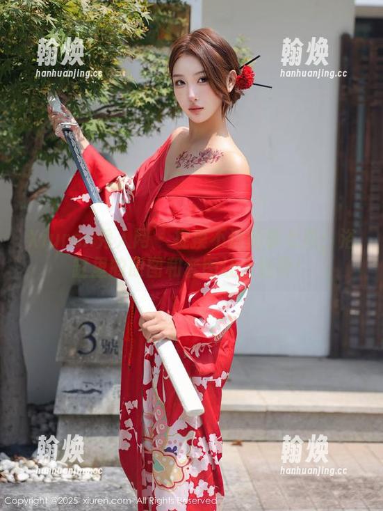 Xiuren秀人网-李七喜 Xiuren秀人网 - 捉摸不透的李七喜:浴缸里的原图和套图让人迷醉!