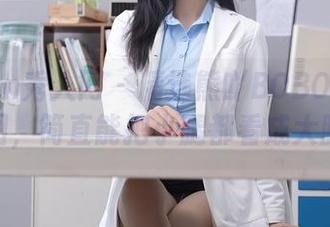 Xiuren秀人网 - 精选熊吖BOBO的美腿美图，简直能把小腿都看成大腿！