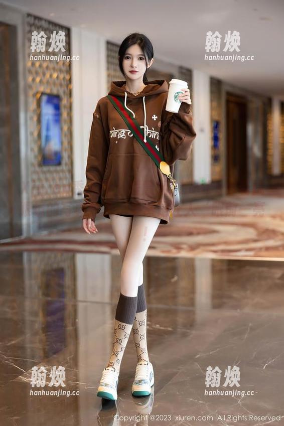 Xiuren秀人网-程慧娴Phoebe Xiuren秀人网 - 程慧娴Phoebe斜着戴眼镜的写真分享,果然是让人‘眼前一亮’!