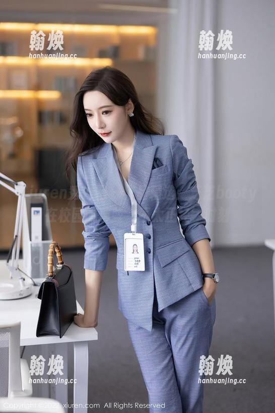 Xiuren秀人网-芝芝booty Xiuren秀人网 - 作品精选:芝芝booty在校园的那些‘不太正经’时刻