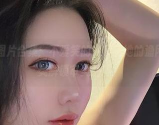 微密圈 - 图片合集：不爱笑的赛琳和她的渔网黑丝，完美解锁审美密码！