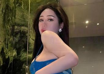 微密圈 - 跟着不爱笑的赛琳在泳衣写真里转圈圈：集美貌与欢乐于一身，真的是‘海’那么简单！