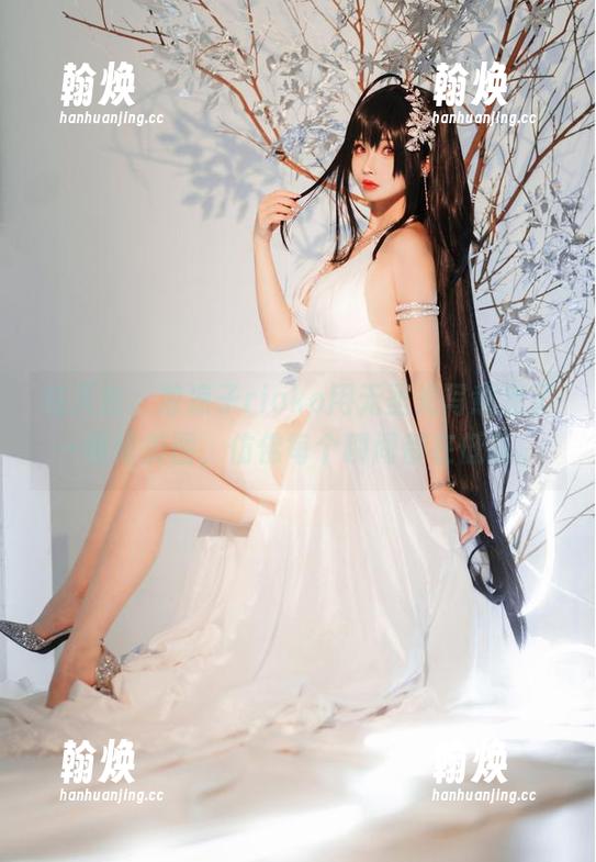在天台，凉凉子rioko用无圣光写意出了一幅幅美图，仿佛每个瞬间都在低语。