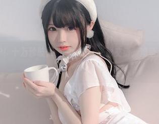 最新写真出炉！十万珍吱伏特的女友，光影交错，难道我爱上了灯光？