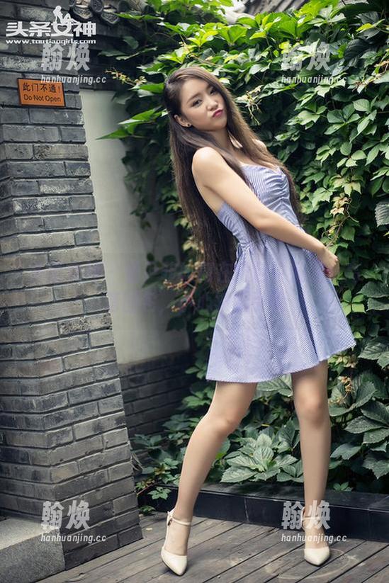 头条女神-尹菲 头条女神 - 看尹菲如何在粉色中妩媚:高清图包,小心被吸引哦