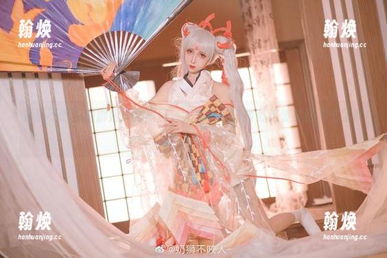 奶狮不咬人的御姐风格写真，大家准备好接受这波美丽冲击了吗？