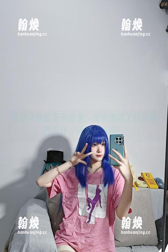 妖君白研 妖君白研的夏天图集:感觉像喝了杯冰镇西瓜汁,清爽又滑稽!