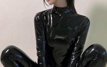 微密圈 - 不小心放进精选图库的比基尼,妮是老虎你这太会惹人爱了