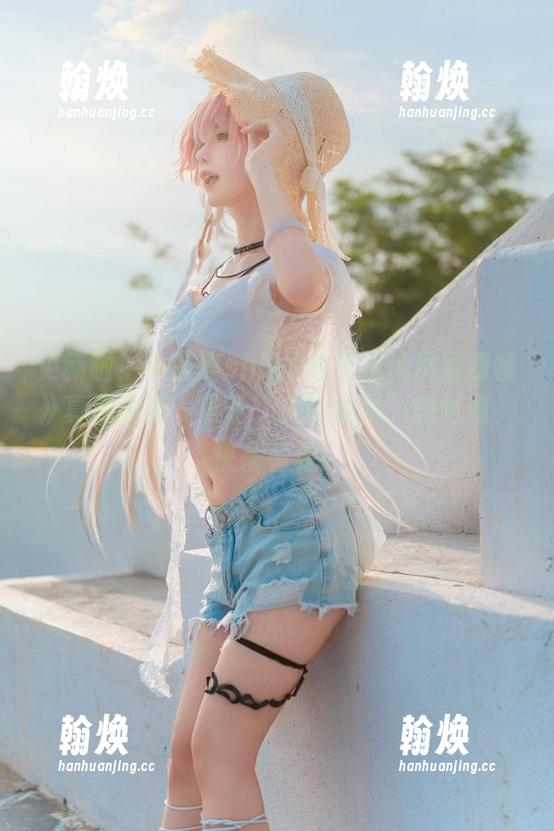 更新啦！小鹿鹿shika的《逸仙凤冠霞帔》真是透着一股子“人间仙景”的味道，快来看看！