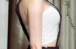 尤果网 - 倪叶腾的粉色写真更新，想说好美又觉得有点太轻浮。