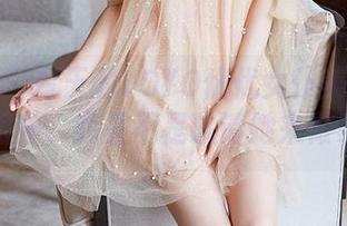 尤蜜荟 - 今天的YOYO优优女仆美图：看这个眼神，我是不是该请她来做家务？