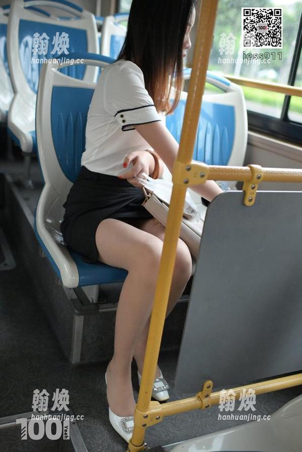 异思趣向 - 宁宁的写真，要把美食和美腿都摆上桌，谁能拒绝这样的诱惑？