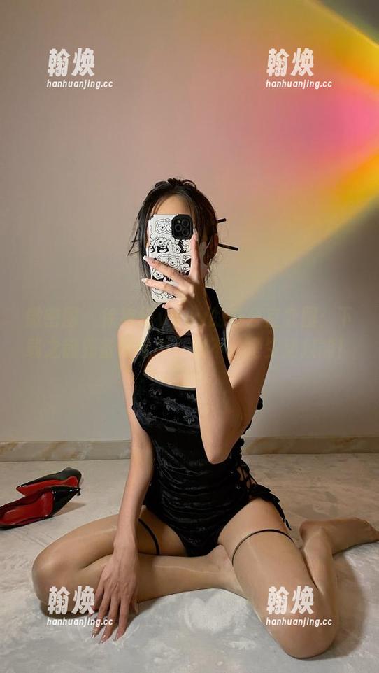 微密圈 - 徐绾绾yyyy的办公室套图：下载之前先备好纸巾，哦不，是生活技能！