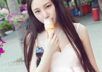 推女神 - 哇，谭晓彤的美脚最新更新，单是看美图就已经入迷，脑海里浮现无数遐想。