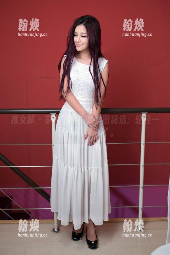 推女郎 - 李七喜的美足套图精选：轻轻一瞥，心都融化了。