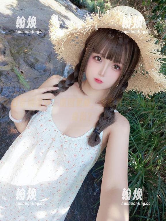 日奈娇海边：原图更新，光影舞动如她的身影？