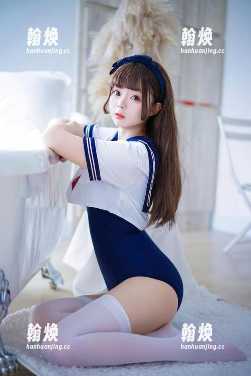 看看这位穿白衬衫的日奈娇，作品里满满都是故事！我该怎么形容呢？