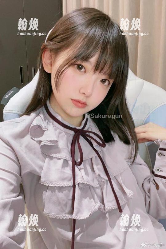 樱群 樱群又出新图册了,这次的甜心系列让我有点小期待,毕竟她总是能带来不同的惊喜嘛!