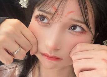 眼镜也疯狂！特软儿Sona的精选写真，让你看到不一样的世界！