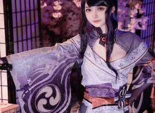 来吧，跟随白莉爱吃巧克力的人形电脑天使心小叽的原图奇遇，图集中有让人意想不到的转折！