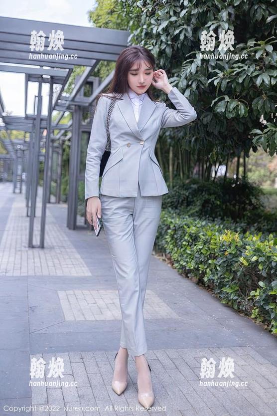 秀人网 - 甜蜜与诱惑交织——Candy糖糖黑丝写真原图送到，别眨眼！