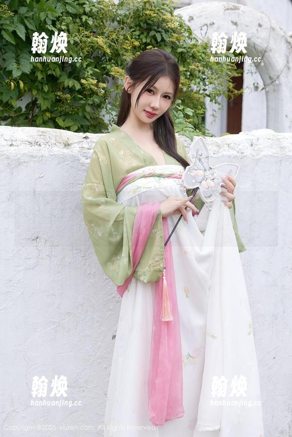 秀人网-糯美子 秀人网 - 揭秘!糯美子镂空写真,网盘里的宝藏等你来挖!