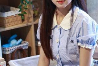 绮梦摄影 - 模糊的线条，月月在镜头里的裸足合集，似有似无的吸引力真有意思
