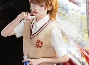 下载这张腥味猫罐的豹纹写真，带点小叛逆的感觉！