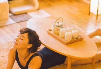 菠萝社 - 白裙全套,看看小潘鼠如何完美驾驭这一季最佳单品。