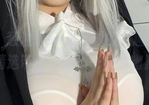 微密圈 - 葱油饼er与足球的逗趣碰撞，图库精选带你领略不一样的幽默！