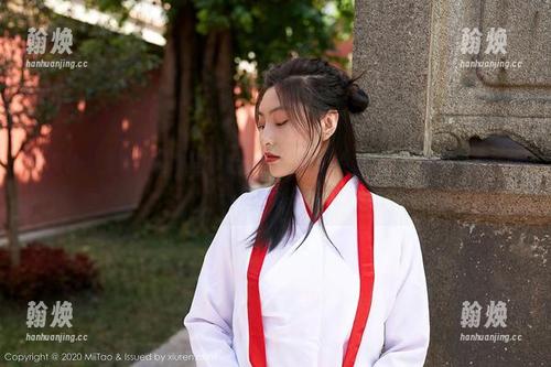 蜜桃社 - 免费！图册里木楠Nan的职业装展示，简直让人想立刻换上新衣！