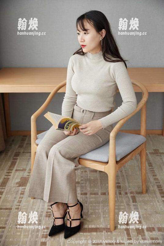 蜜桃社-雪梨sherry 蜜桃社 - 图包曝光:雪梨sherry的镂空美学,陷入这种光影游戏中,忍不住多看了几眼。