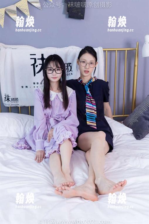 袜啵啵-小安 袜啵啵 - 小安穿着两双高跟鞋,网盘里的时尚秘笈你见过吗?