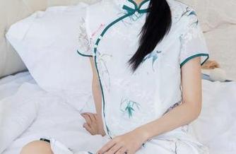 袜啵啵 - 稚予校服作品：青春的我们，真的不太靠谱。