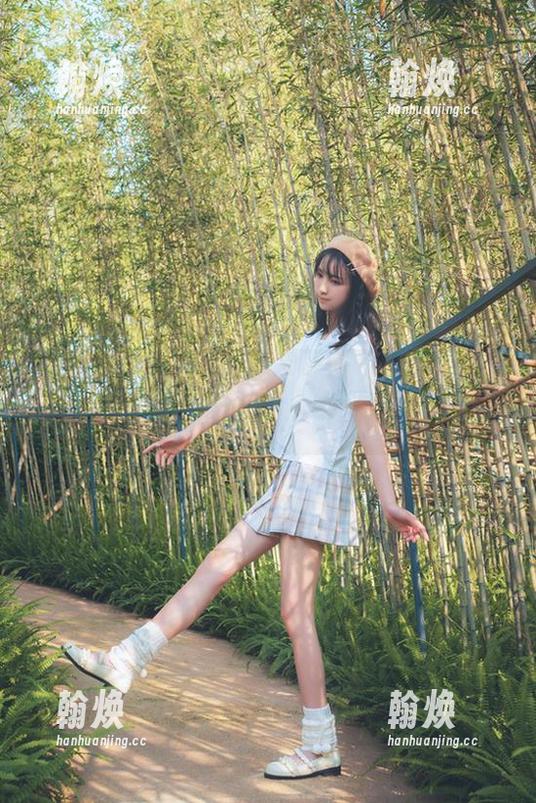 西瓜少女 西瓜少女写真:JK双拼袜的魔力,下载之后是不是甜了?!