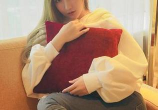 轰趴猫 - 图包里的陈雅漫：私拍，自拍，哪个更撩？