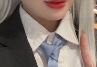 原图的阿九从不咕咕，什么叫美得有点儿不真实？雷姆的照片太会玩心机了！