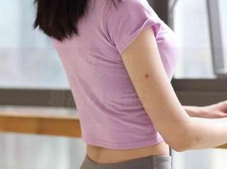 魔镜街拍 - 婷婷的美图,展现寒风中那抹极品肉丝的迷人