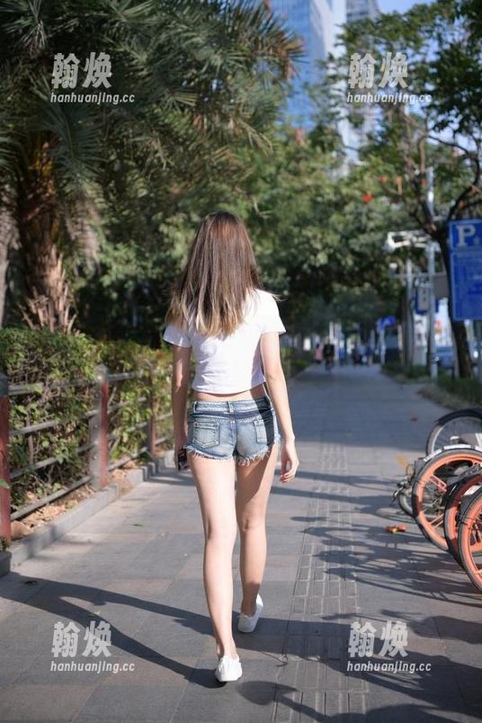 魔镜街拍-曼曼 魔镜街拍 - 曼曼的棉袜图册:每一双都有故事,听说还能打开新世界?